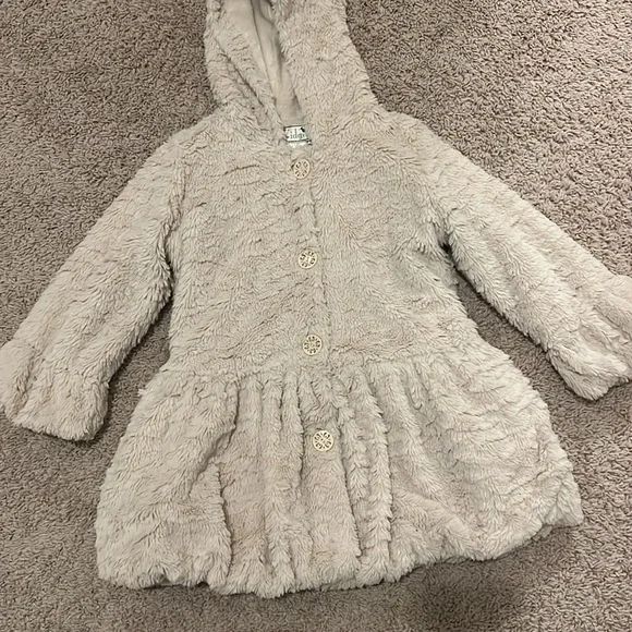 Little girls faux fur coat